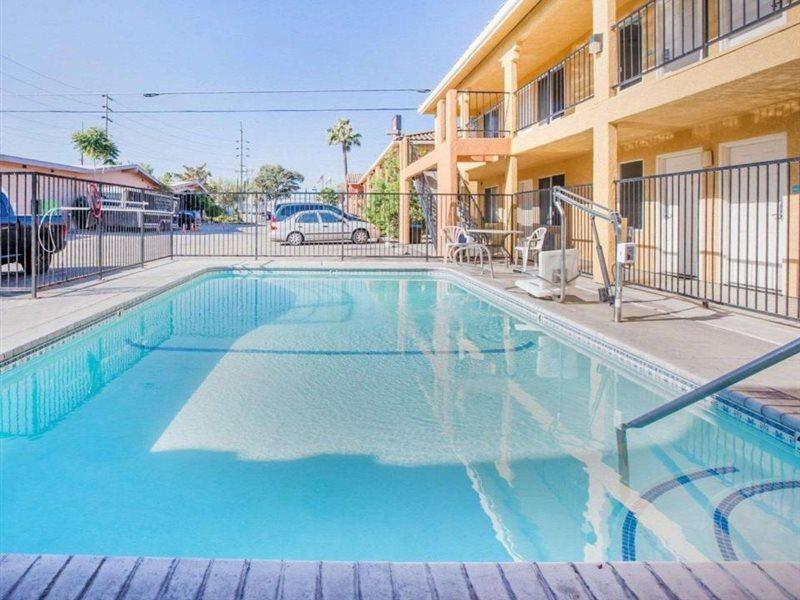Econo Lodge Inn & Suites Lodi - Wine Country Area Dış mekan fotoğraf