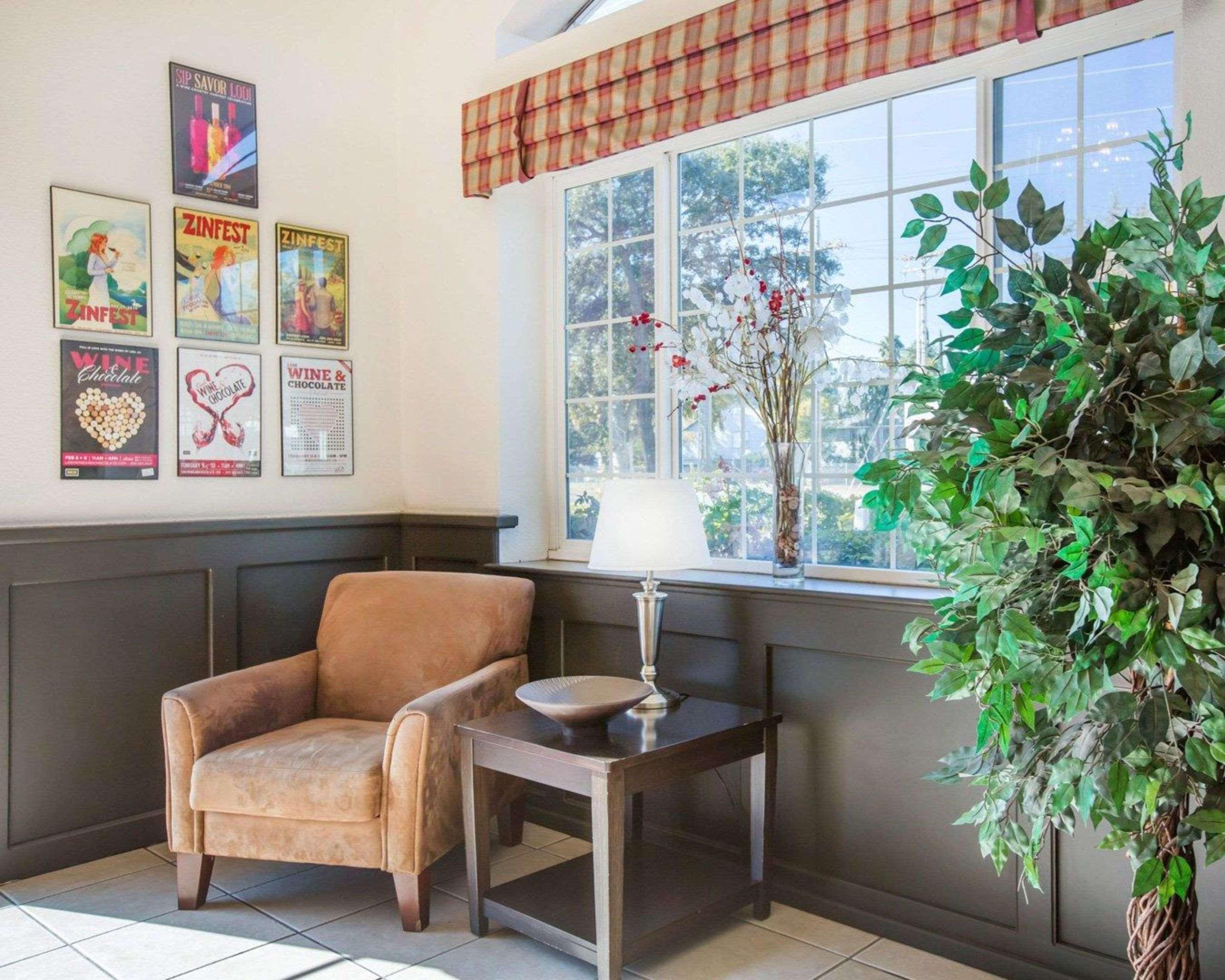 Econo Lodge Inn & Suites Lodi - Wine Country Area Dış mekan fotoğraf