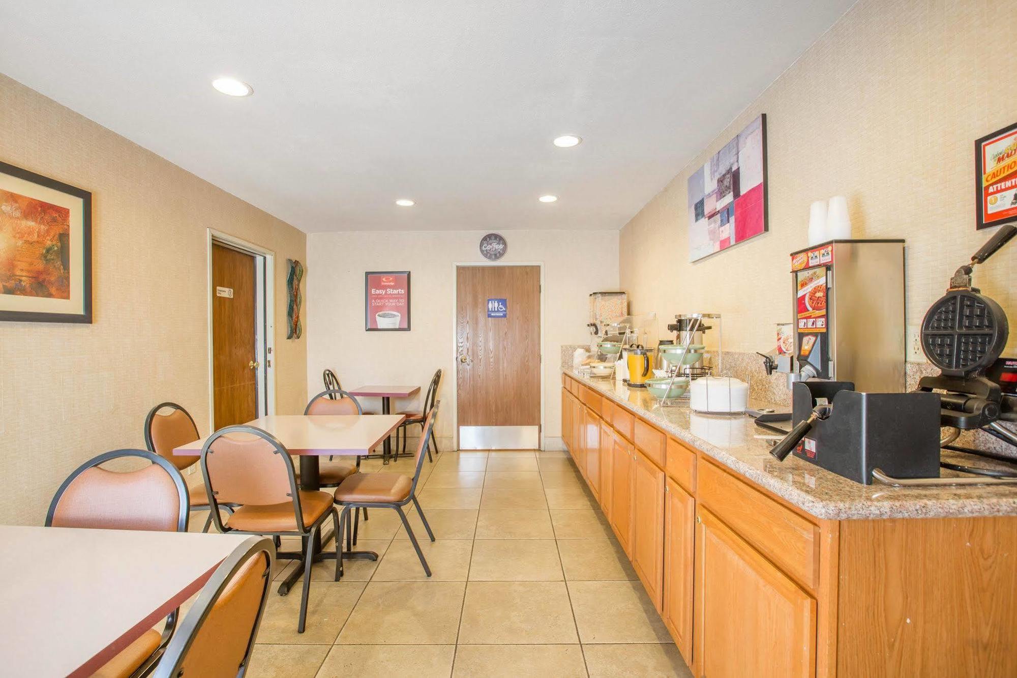 Econo Lodge Inn & Suites Lodi - Wine Country Area Dış mekan fotoğraf